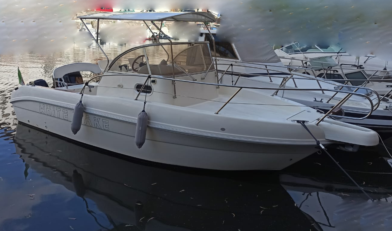 <<< VENDUTO >>> CAP 23 WA + MERCURY OPTIMAX 150 HP + AUX MERCURY 15 HP 4 TEMPI<br><a href=dettaglio.aspx?Id=4 >VAI ALLA SCHEDA</a>